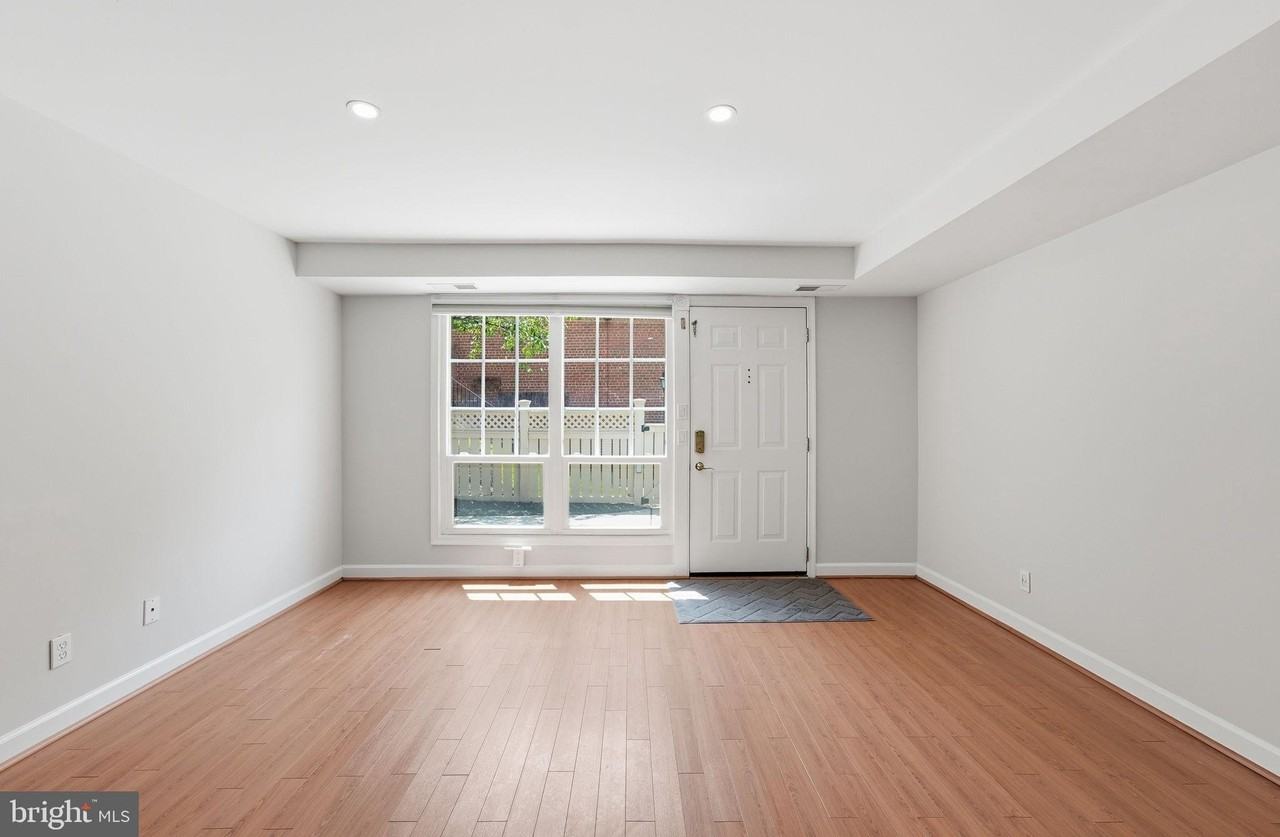 1329 N Van Dorn St - Photo 4 of 25