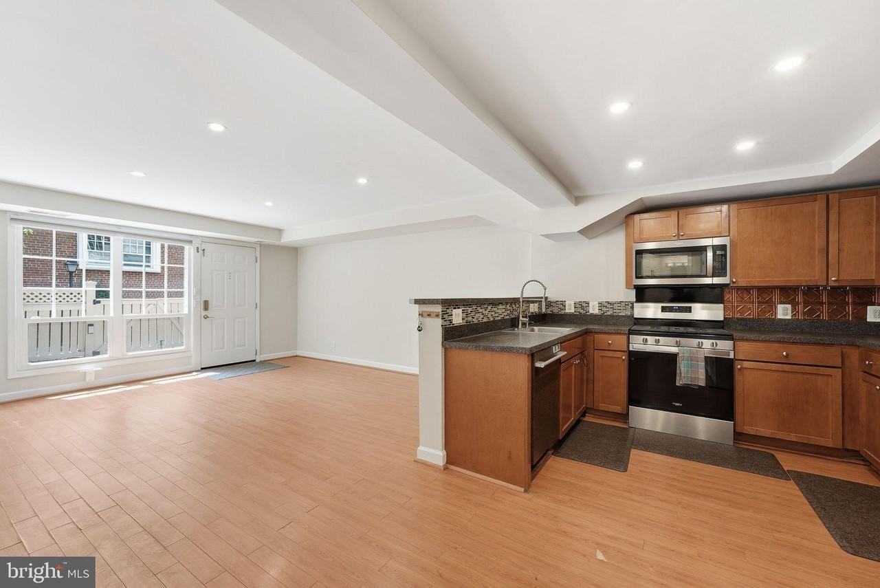 1329 N Van Dorn St - Photo 6 of 25
