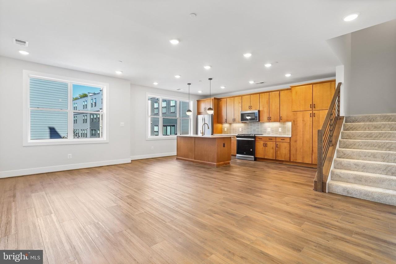 133 Warburton St - Photo 3 of 44