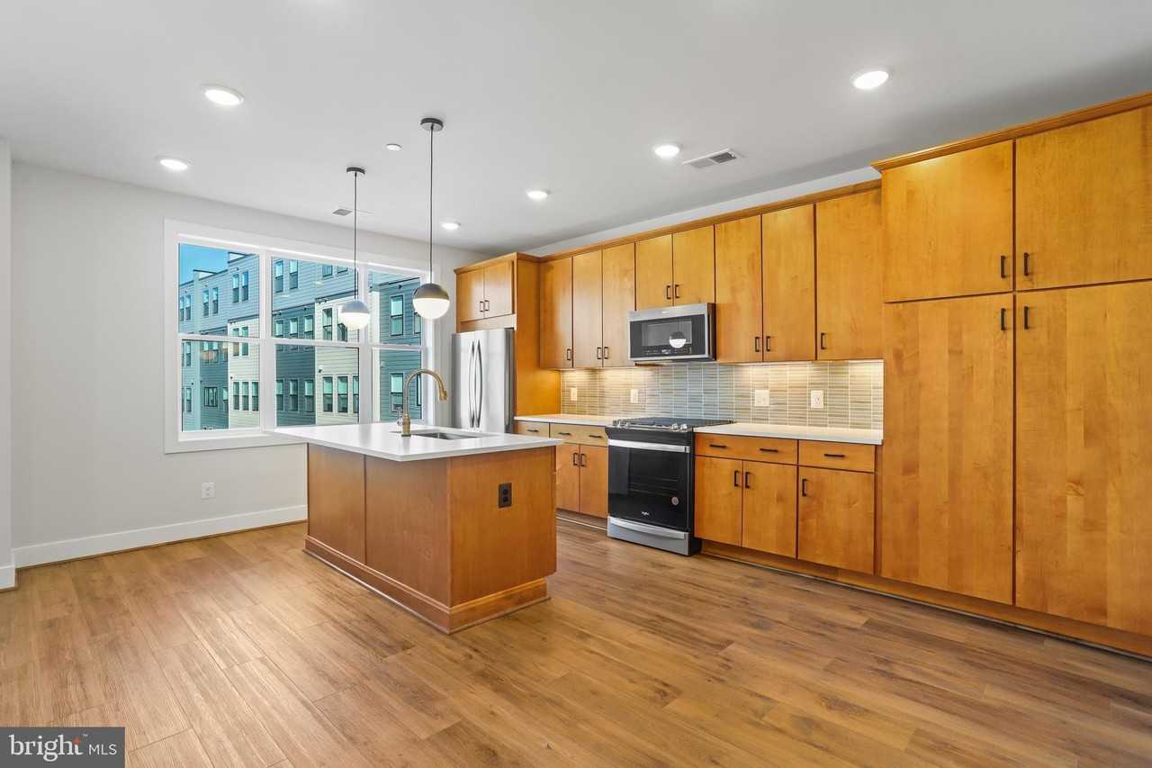133 Warburton St - Photo 4 of 44