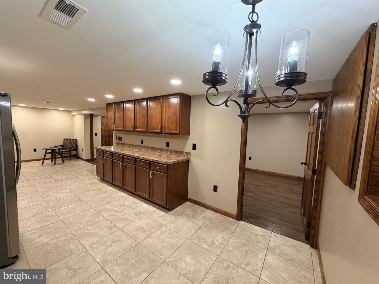 1105 Meander Dr - Photo 3 of 26