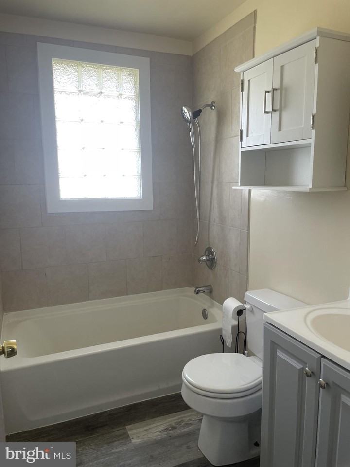 7364 Botha Rd - Photo 4 of 8