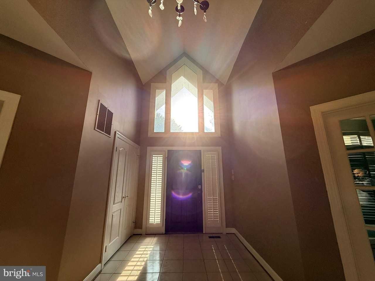 1307 Stamford Way - Photo 2 of 31