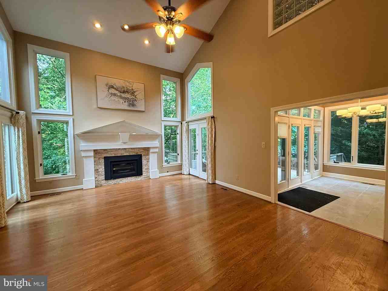 1307 Stamford Way - Photo 6 of 31