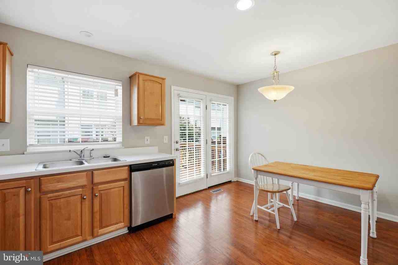 6374 Michael Robert Dr - Photo 5 of 34