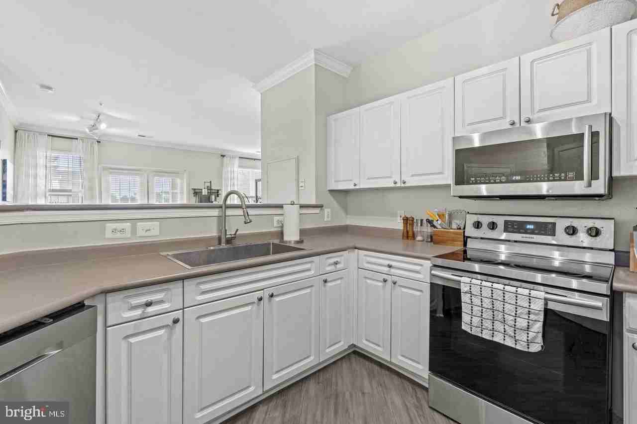 3009 Nicosh Cir #4301 - Photo 5 of 26