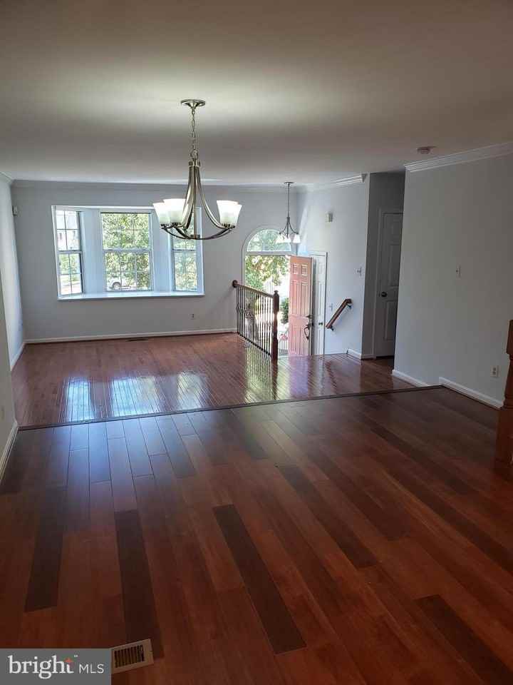 6839 Signature Cir - Photo 4 of 13