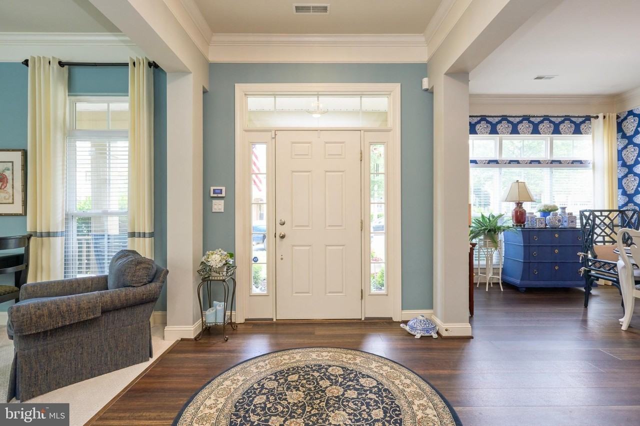 42719 Explorer Dr - Photo 4 of 48