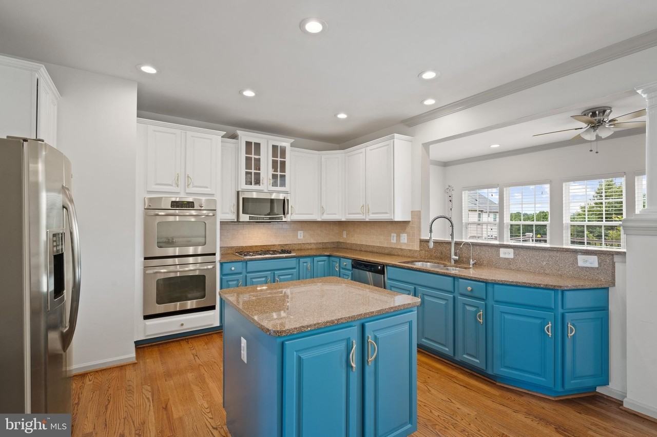 41719 Cynthia Ter - Photo 5 of 44