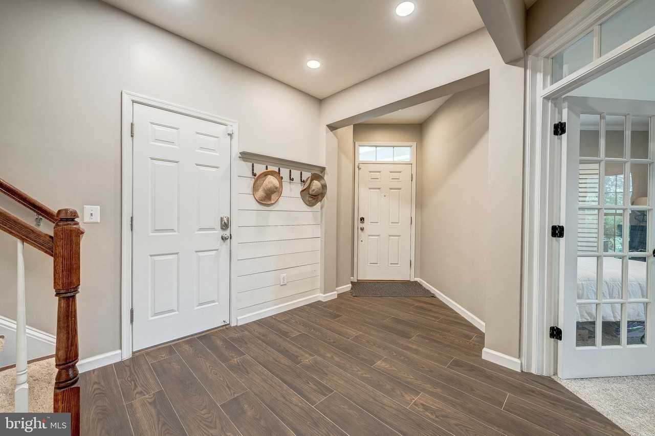 22739 Balduck Ter - Photo 2 of 35