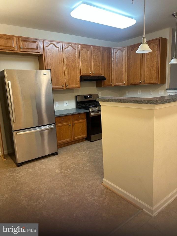 9712 Handerson Pl #102 - Photo 3 of 10