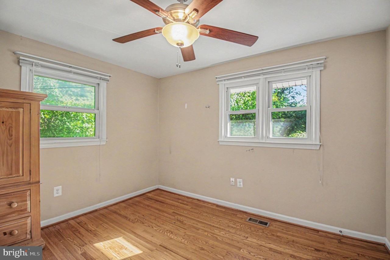 7409 Lake Dr - Photo 7 of 24