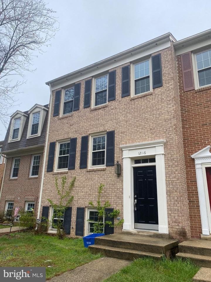 12116 Stallion Ct - Photo 2 of 25