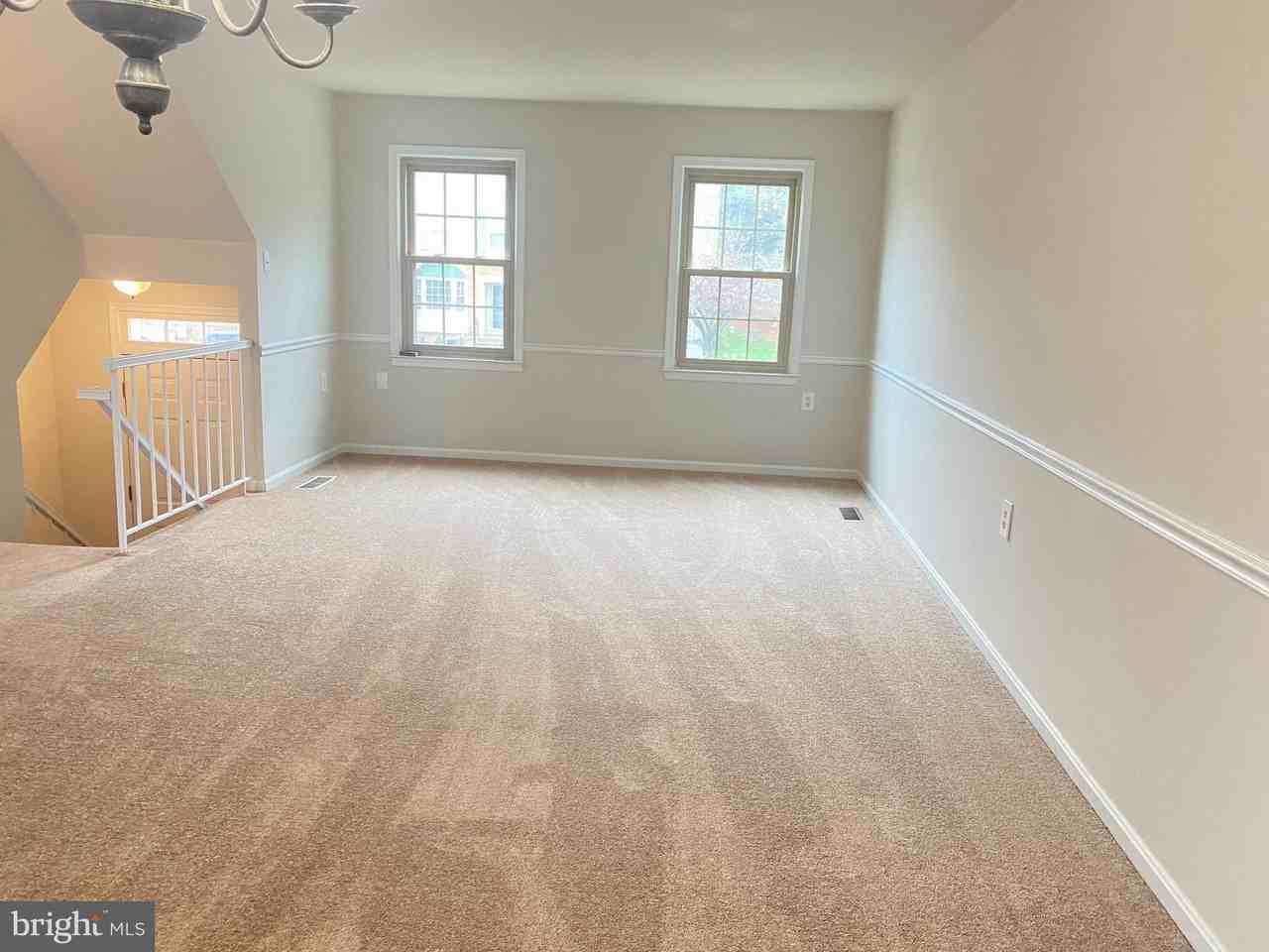 12116 Stallion Ct - Photo 5 of 25
