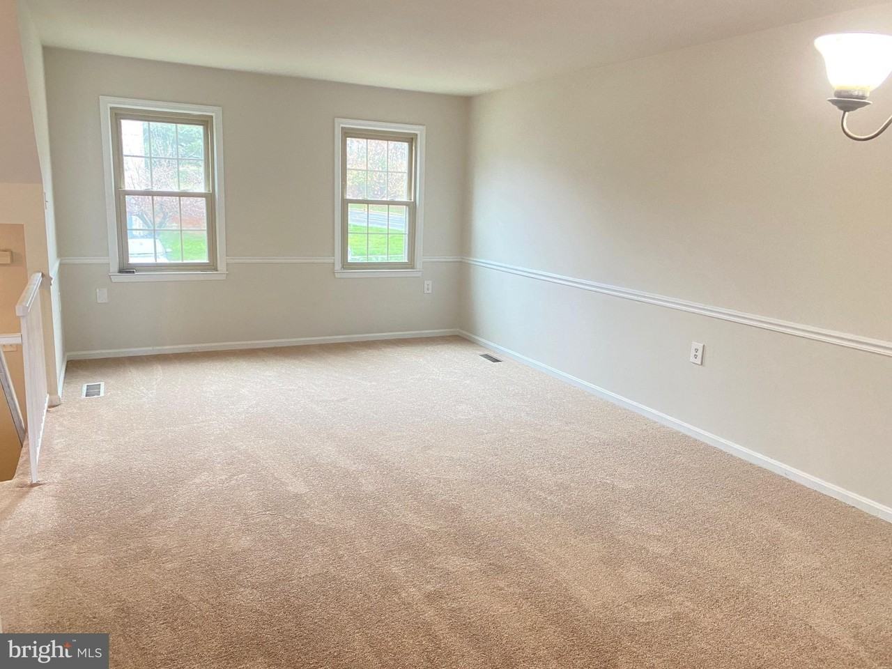 12116 Stallion Ct - Photo 6 of 25