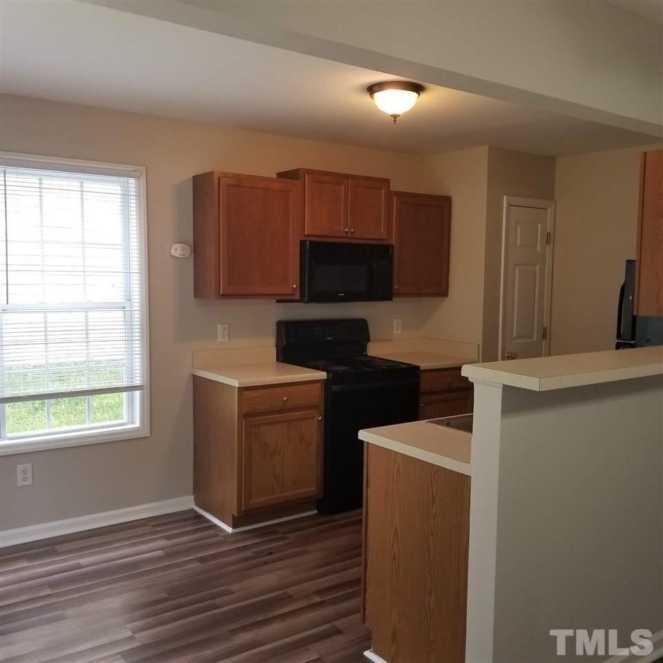 152 Anna St - Photo 3 of 6