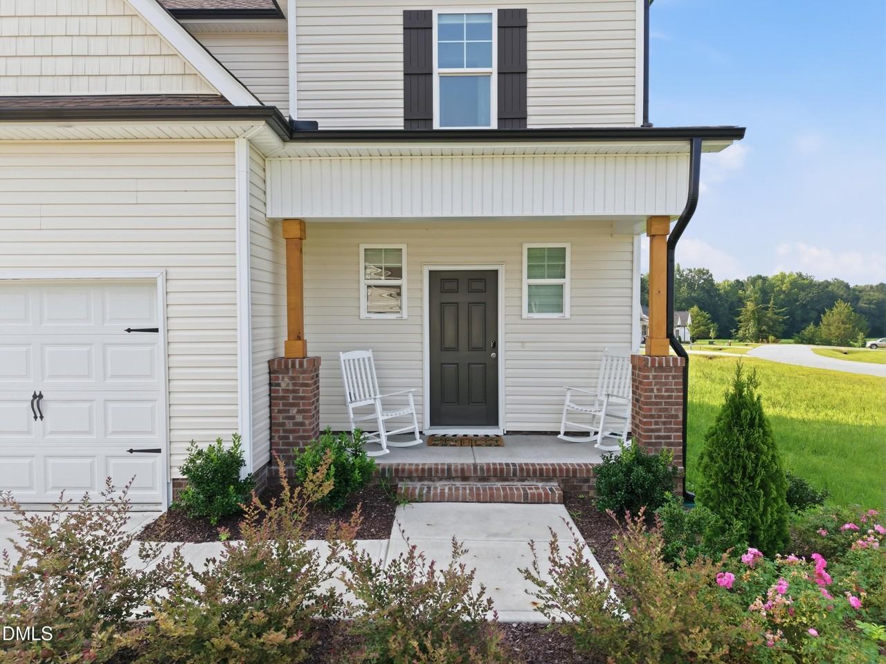 209 Danube Dr - Photo 4 of 43