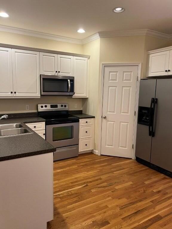 222 Saint James W - Photo 2 of 5