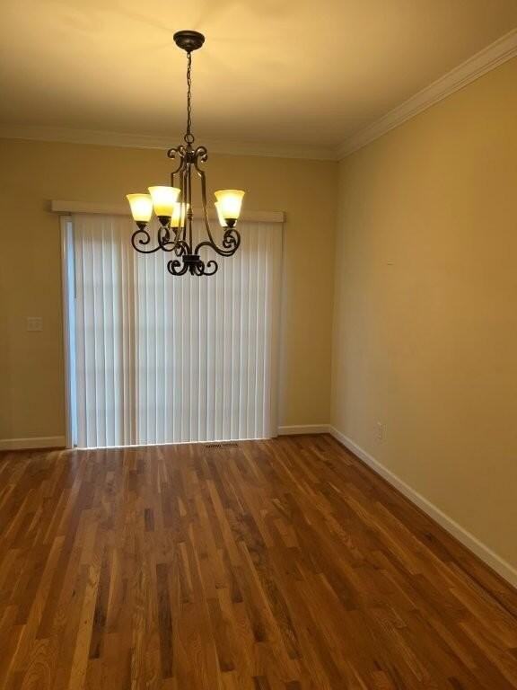 222 Saint James W - Photo 3 of 5