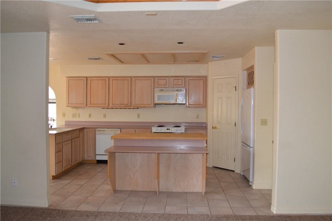 5967 S Mountain View Rd - Photo 4 of 11