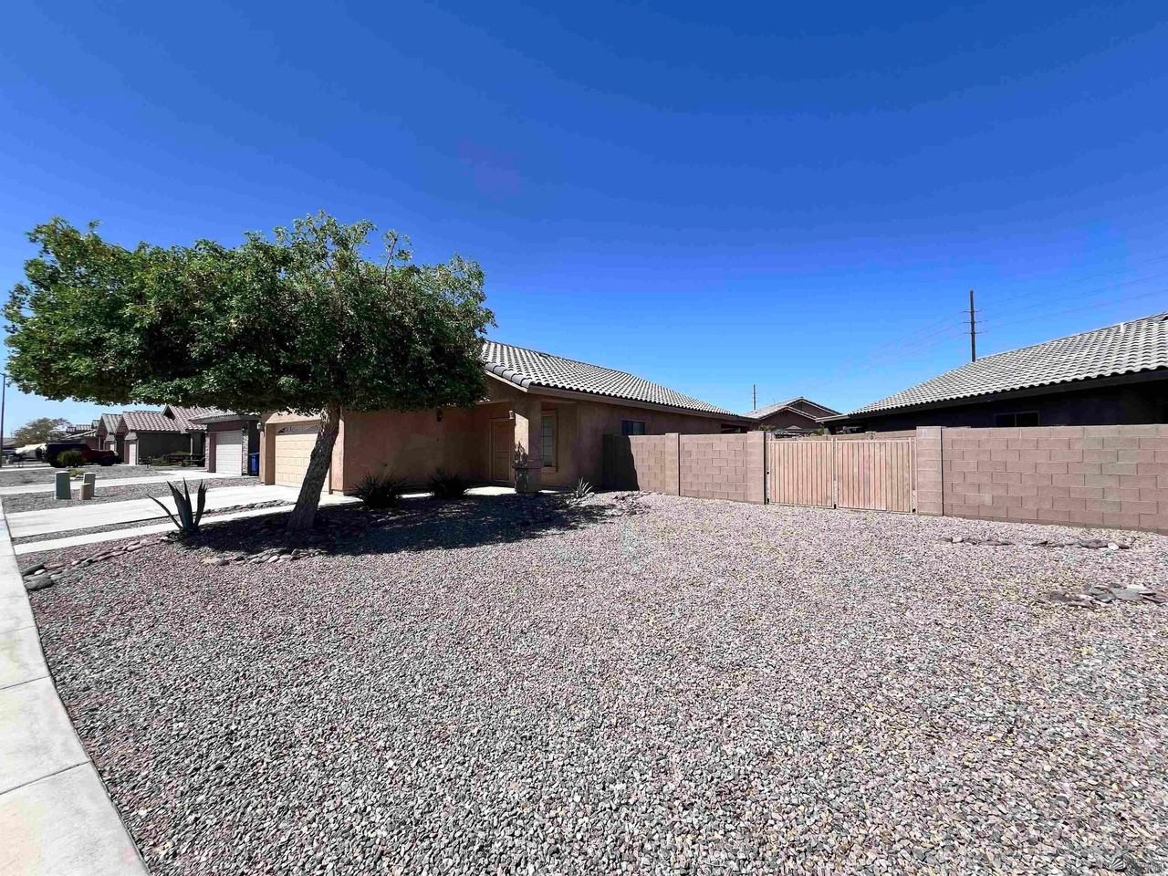 4532 S Agave Ave - Photo 3 of 22