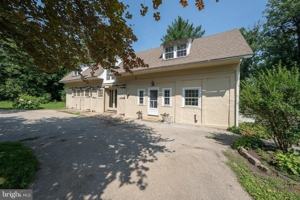 featured image of 504 Harriton Rd