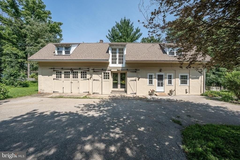 504 Harriton Rd - Photo 3 of 50