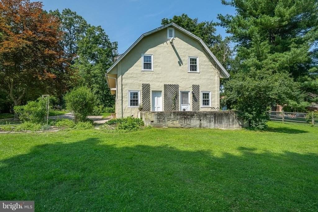 504 Harriton Rd - Photo 5 of 50