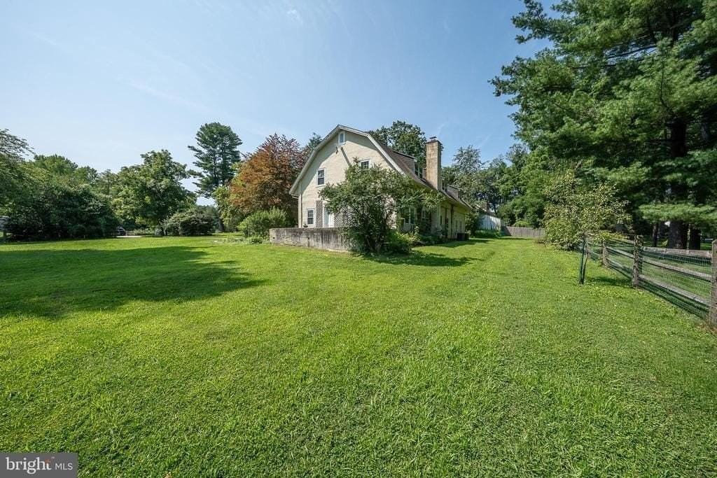 504 Harriton Rd - Photo 6 of 50