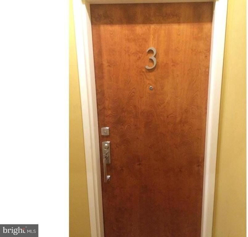 2031 Pine St ## 00 - Photo 4 of 17