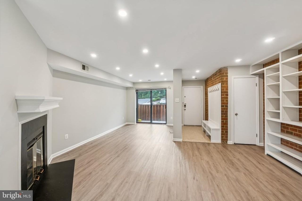 3437 Summit Ct Ne - Photo 4 of 26