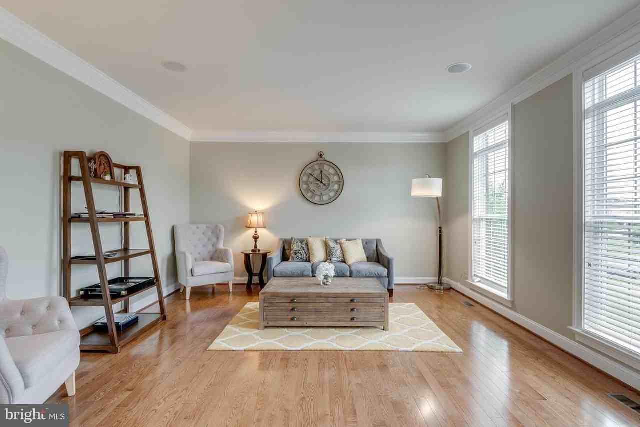 41398 Hagley Pl - Photo 7 of 49