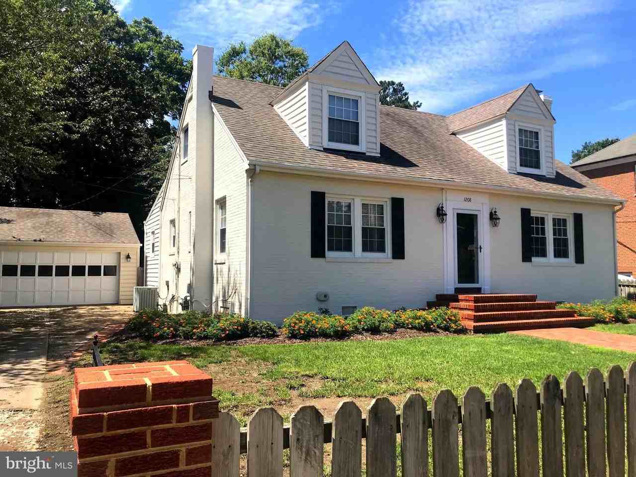1208 Littlepage St - Photo 2 of 19