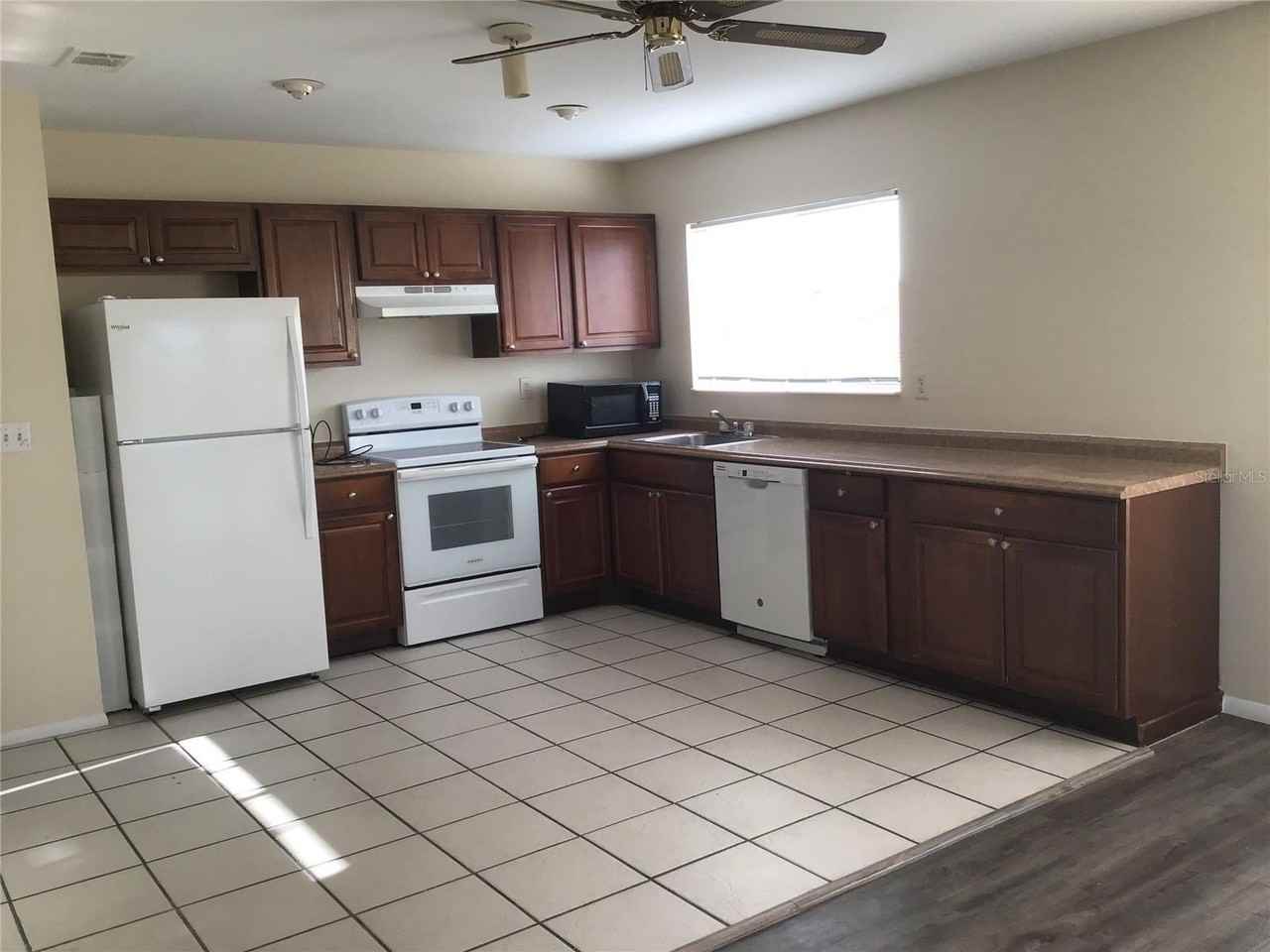 7104 Gama Ct - Photo 3 of 11