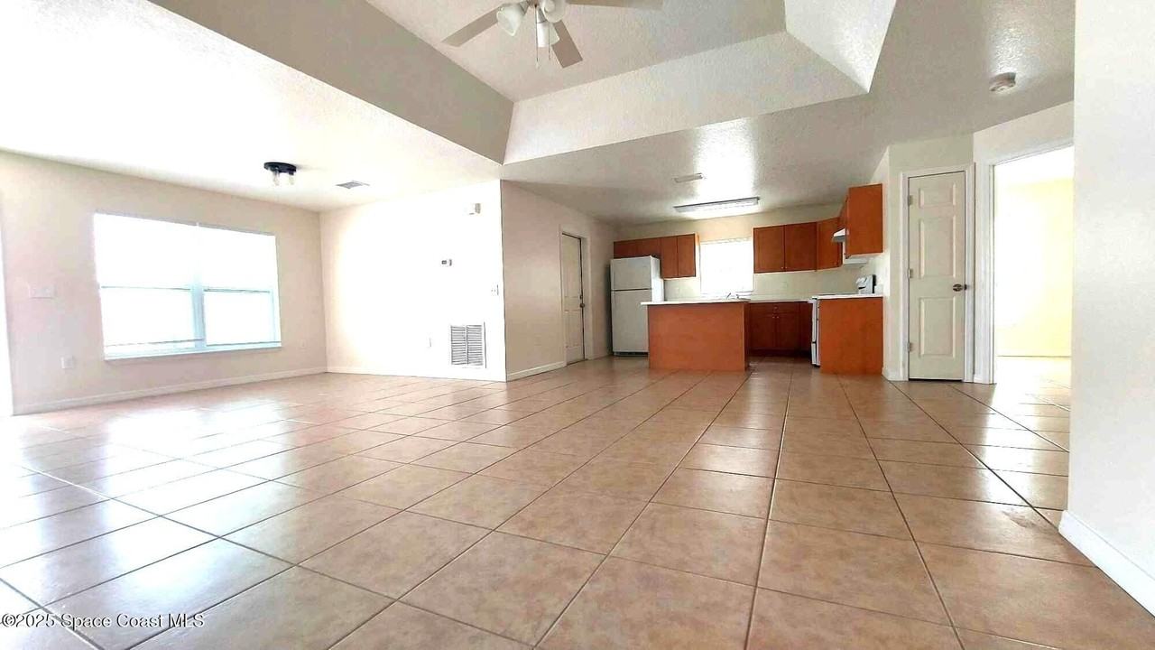 821 Angela Ave - Photo 4 of 13