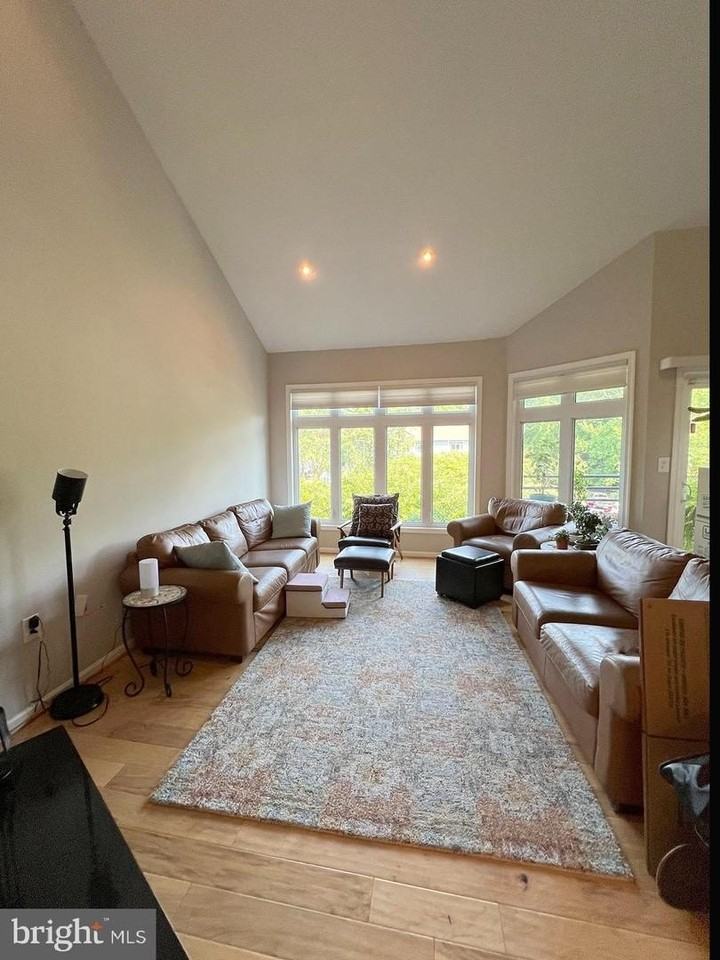 1129 Lake Heron Dr - Photo 2 of 24