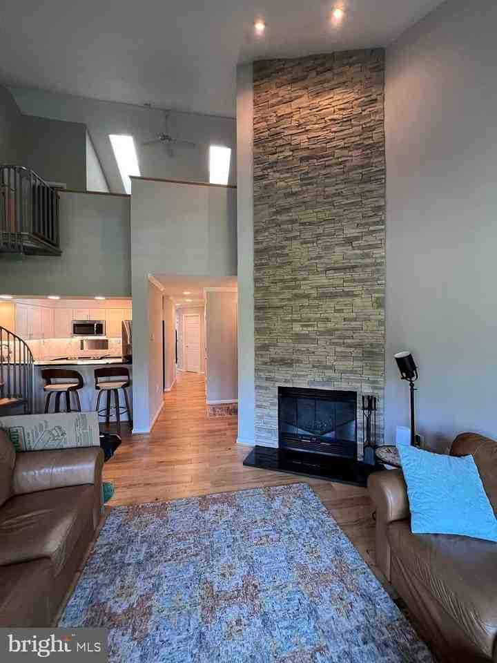 1129 Lake Heron Dr - Photo 3 of 24