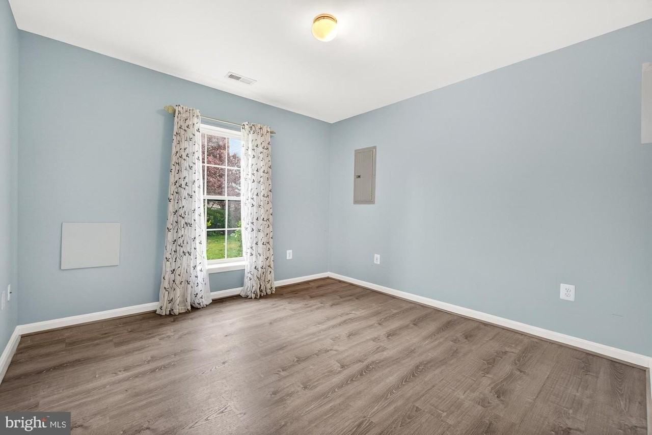 2572 Carrington Way - Photo 5 of 34