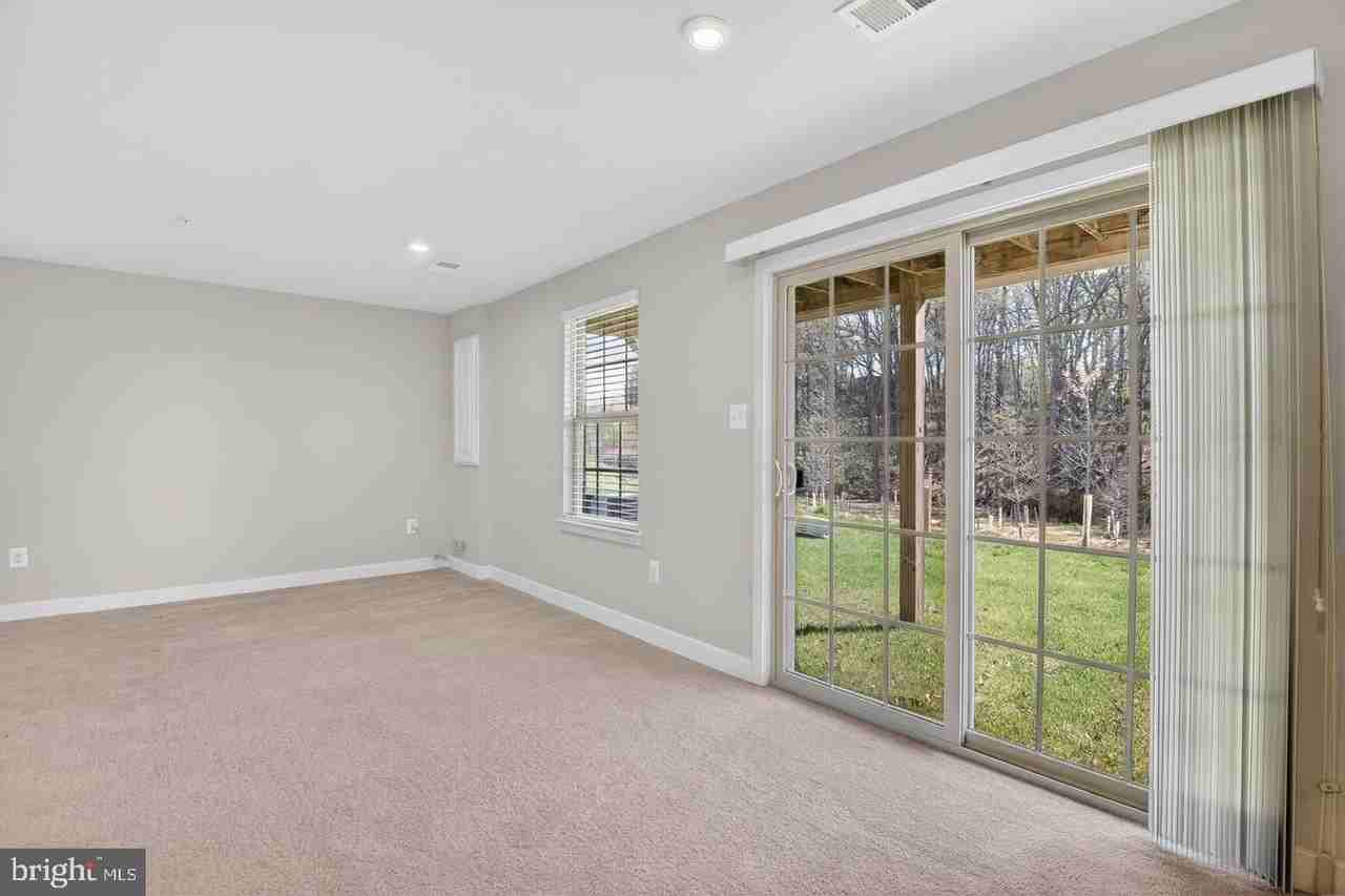 19753 Green Village Dr - Photo 4 of 28