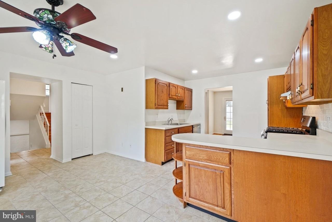 11840 Enid Dr - Photo 4 of 30