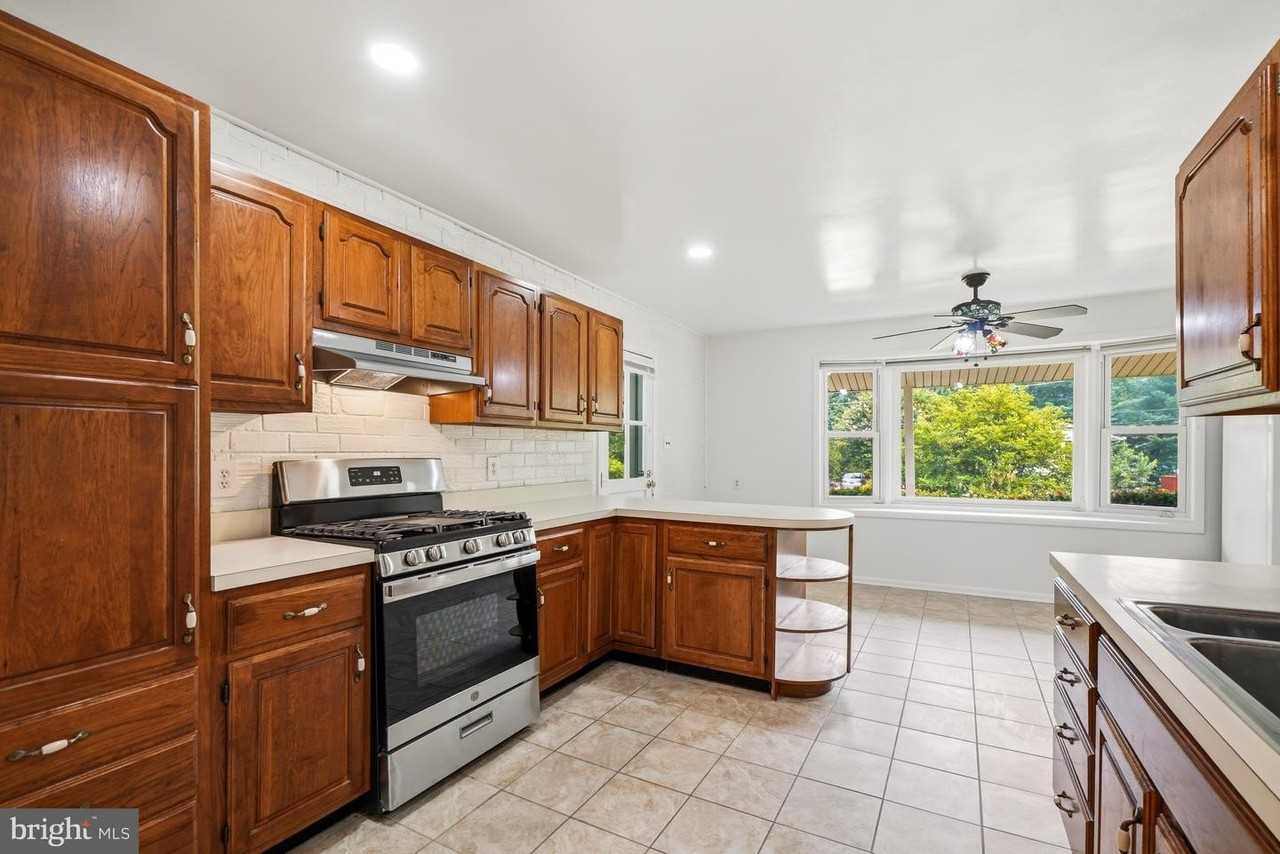 11840 Enid Dr - Photo 5 of 30