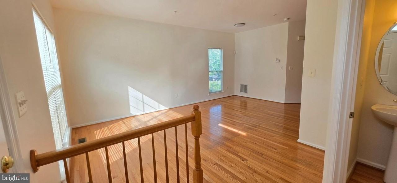 12723 Sullivan Ct - Photo 2 of 22