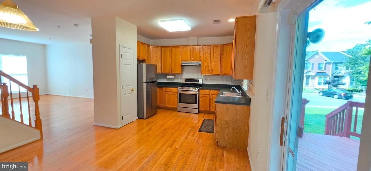 12723 Sullivan Ct - Photo 6 of 22