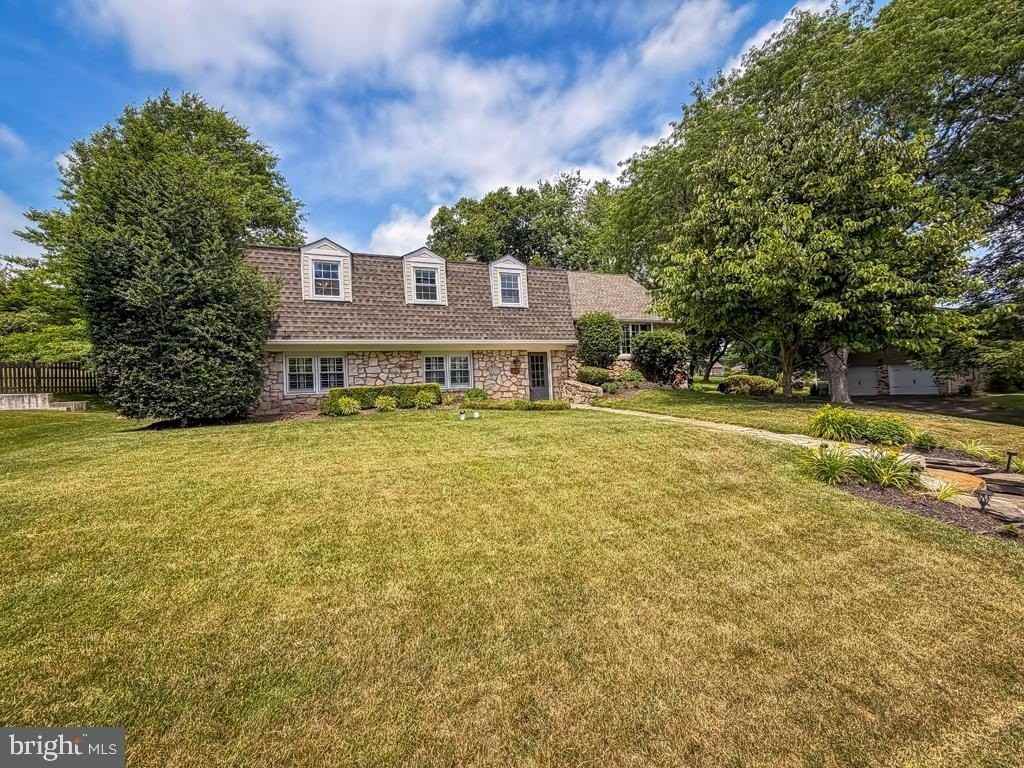 1168 Temple Dr - Photo 4 of 50