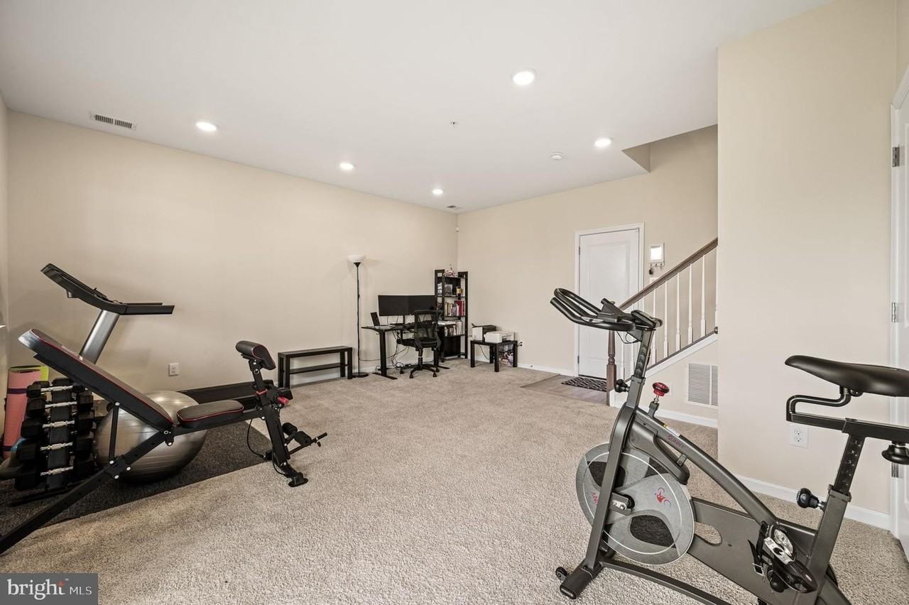 337 Dawson Pl - Photo 4 of 36
