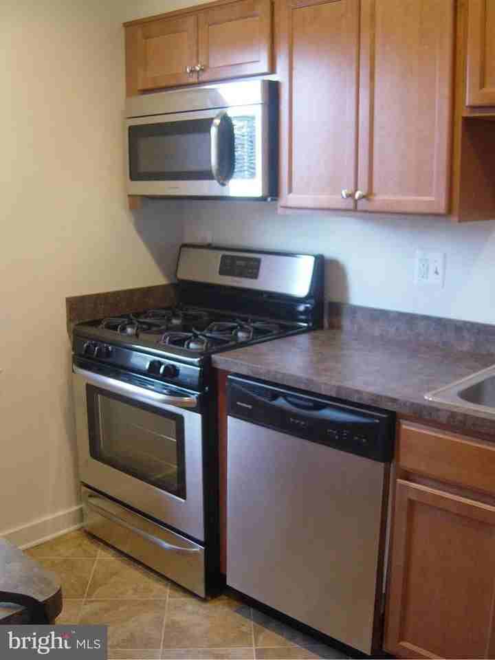 6604 10th St - Photo 4 of 7