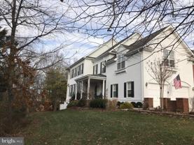 18400 Lanier Island Sq - Photo 1 of 1