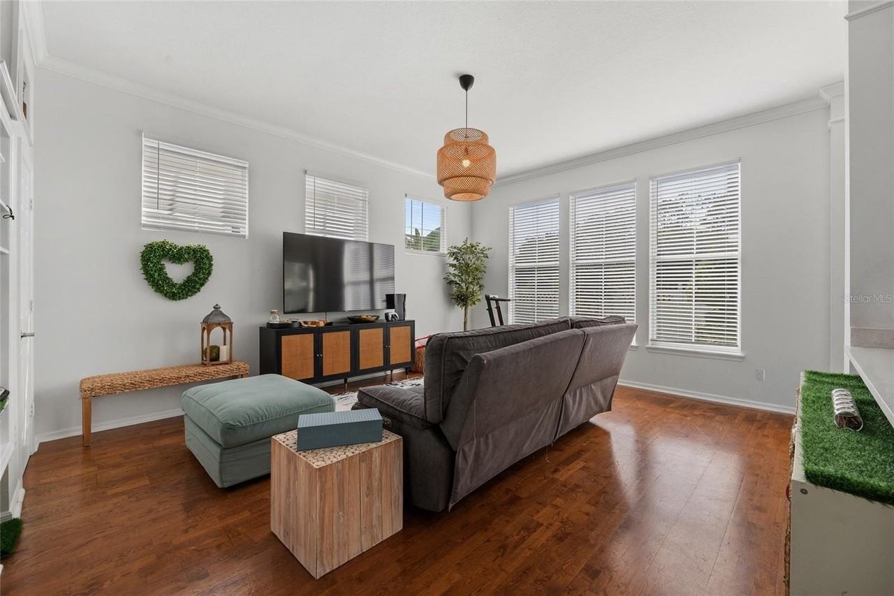 181 Longview Ave - Photo 4 of 37