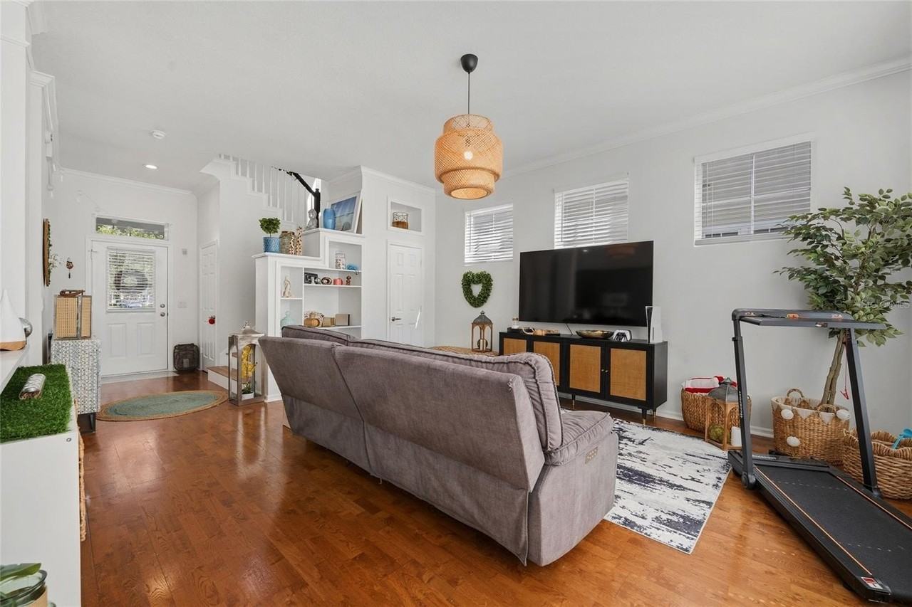 181 Longview Ave - Photo 5 of 37