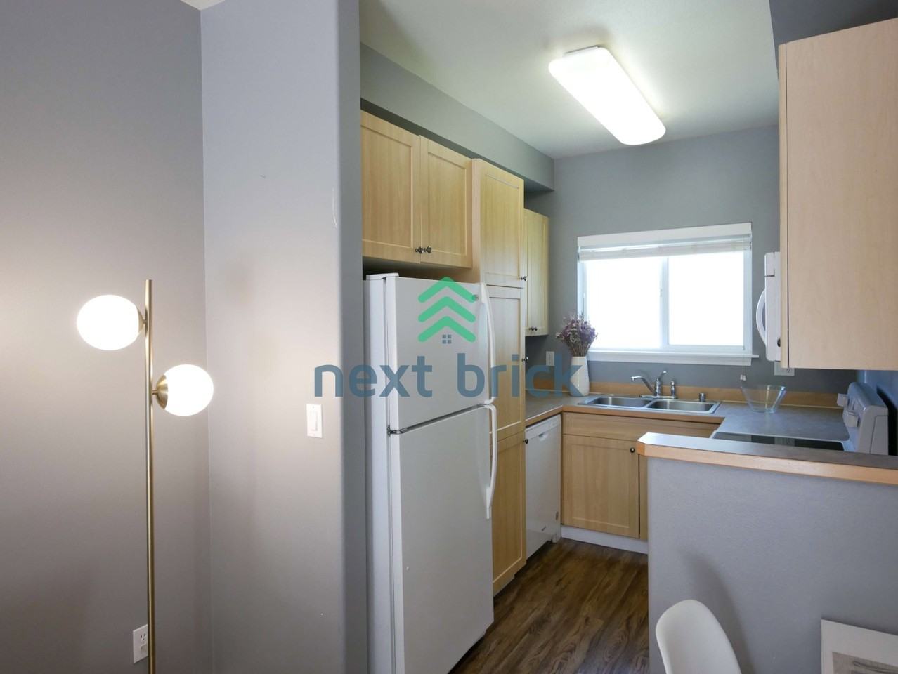 335 N 105th St #A - Photo 5 of 14